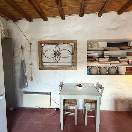 3 Bd Stonehouse With Swimming Pool וילה
