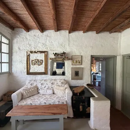 3 Bd Stonehouse With Swimming Pool וילה *