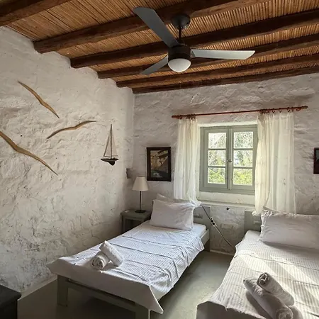 3 Bd Stonehouse With Swimming Pool