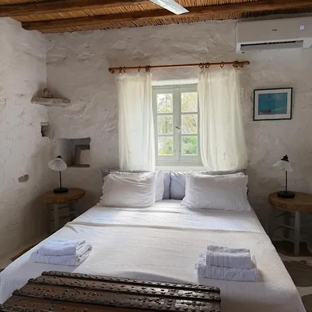 3 Bd Stonehouse With Swimming Pool וילה