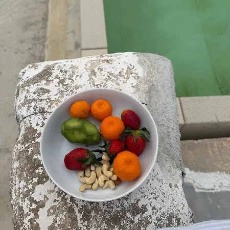וילה 3 Bd Stonehouse With Swimming Pool